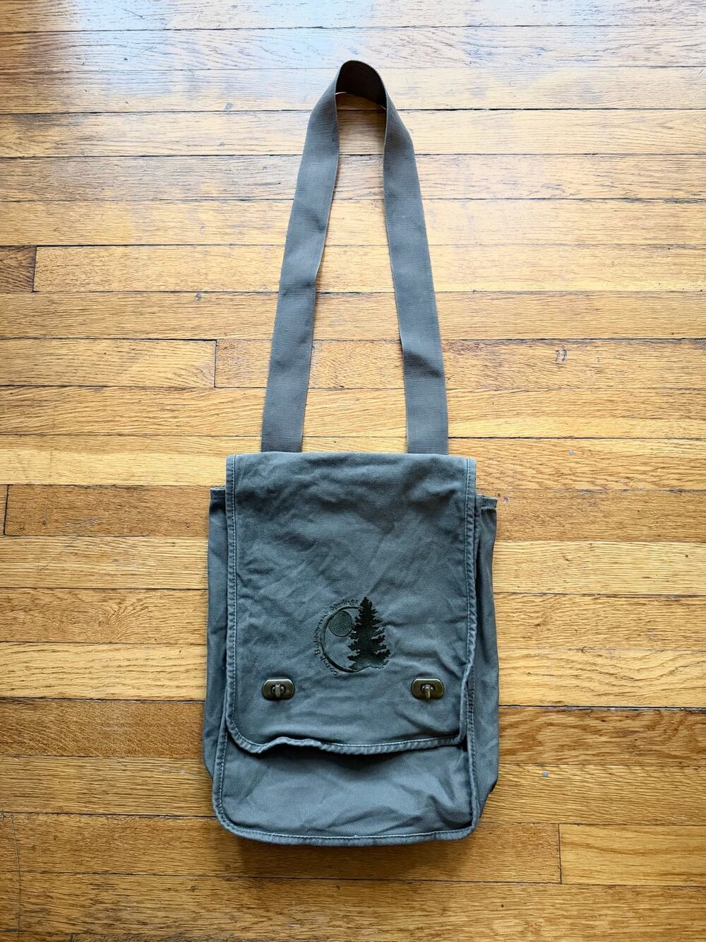AUTHENTIC PIGMENT Green Messenger Crossbody Bag